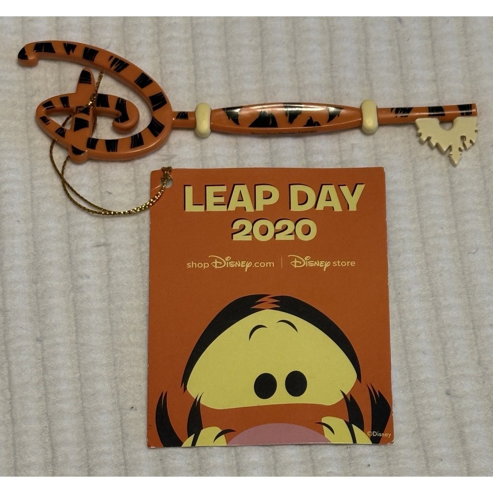 Disney Store Tigger Leap Day 2020 Key + Pinbadge